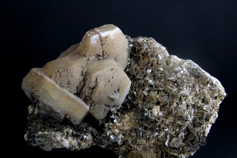 Mineral photo of Calcite, Muscovite from locality Gunggl, Austria
