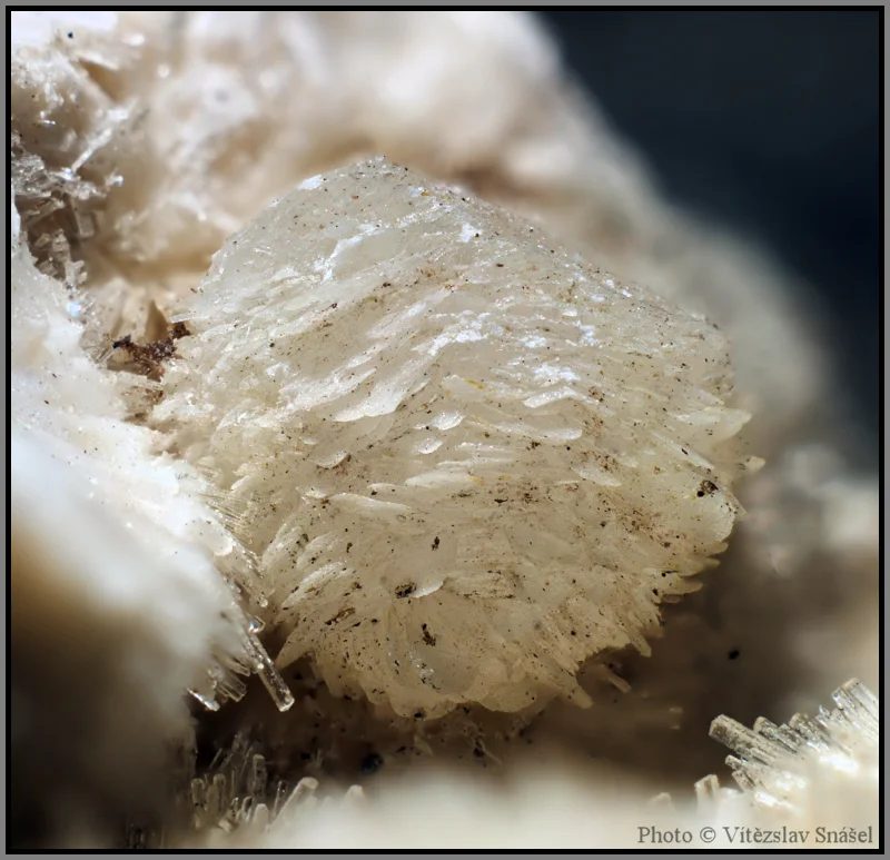 Calcite, Natrolite