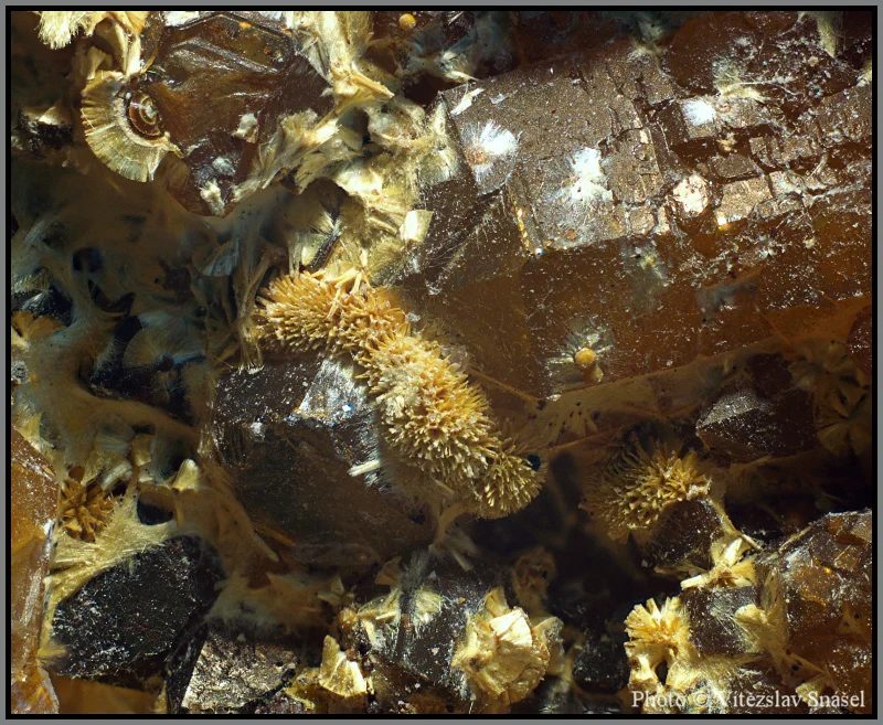 Mineral photo of Cacoxenite, Quartz from locality Těškov, Czech Republic