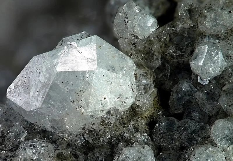 Mineral photo of Analcime from locality Divoká rokle, Mojžíř, Czech Republic