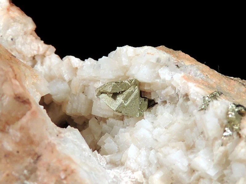Mineral photo of Chalcopyrite, Dolomite from locality Zlatý Kopec, Czech Republic