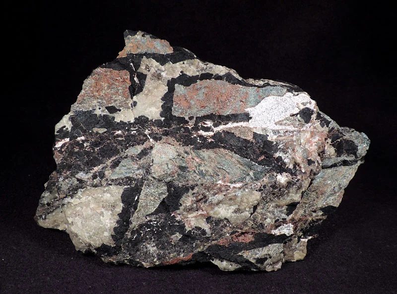 Mineral photo of Dolomite, Fluorite, Quartz from locality Zlatý Kopec, Czech Republic