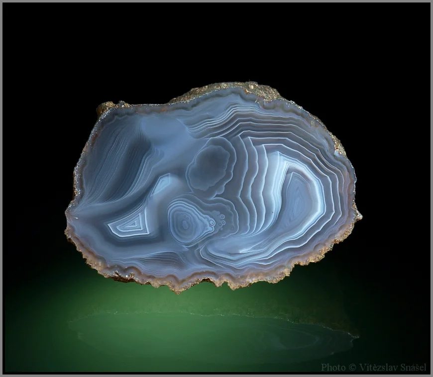 Mineral photo of Agate from locality Morcinov, Czech Republic