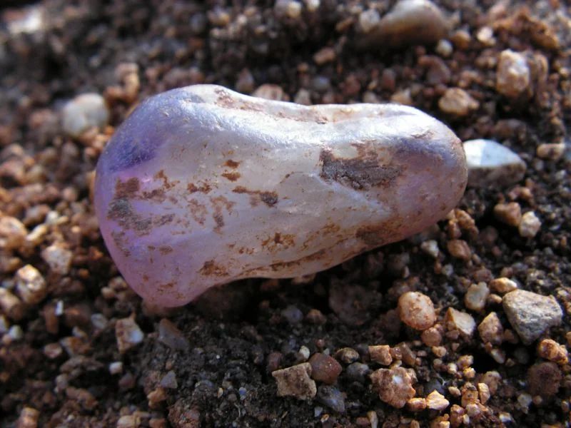 Mineral photo of Quartz (var. amethyst) from locality Dukovany, Czech Republic