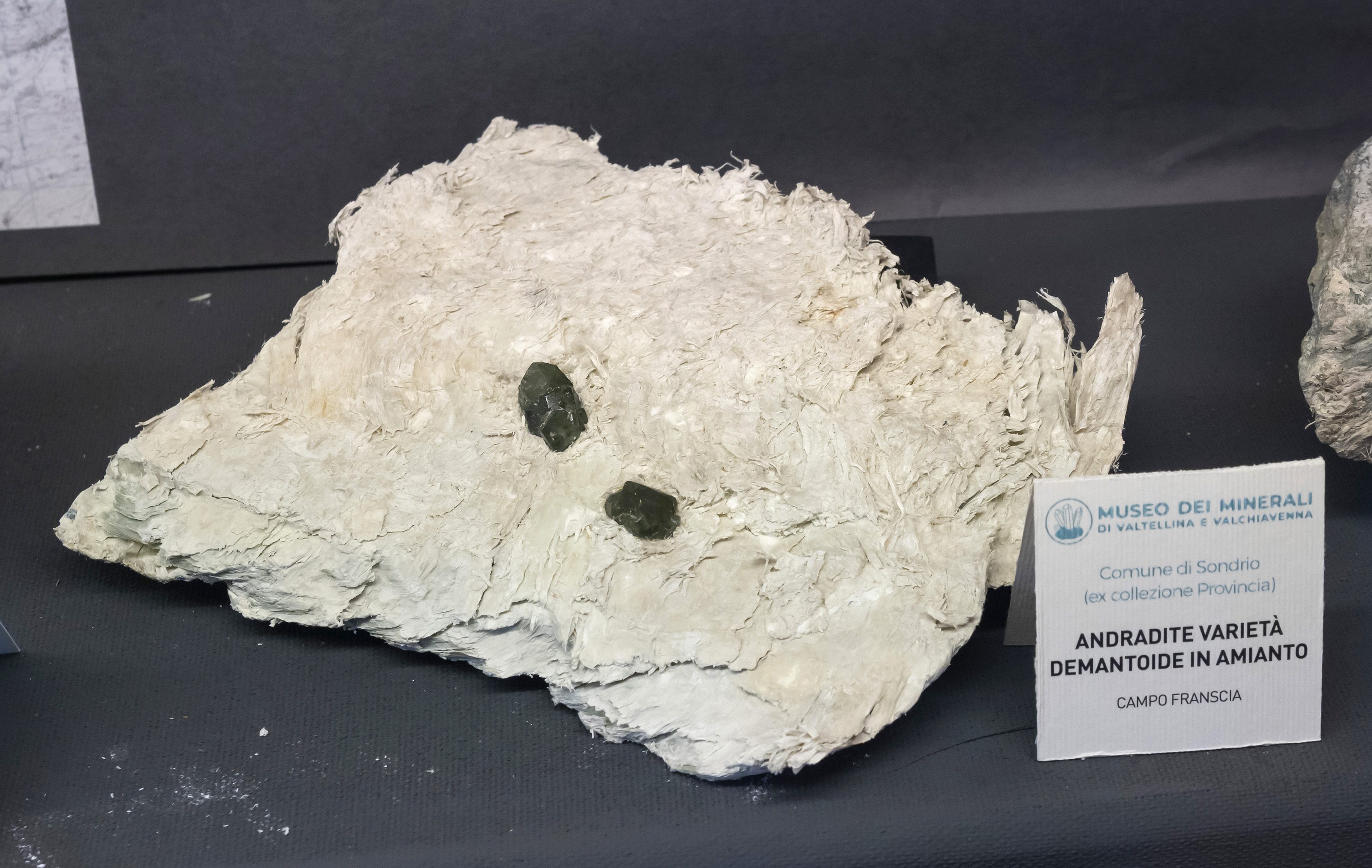 Chrysotile, Andradite (var. demantoid)