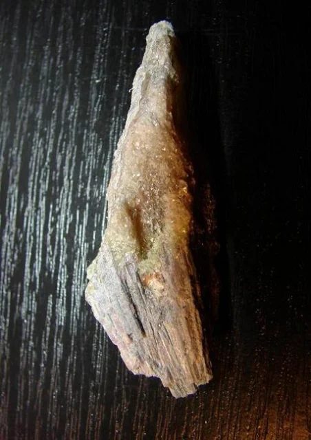 Mineral photo of Elbaite (var. indigolite) from locality Rožná, Hradisko, Czech Republic