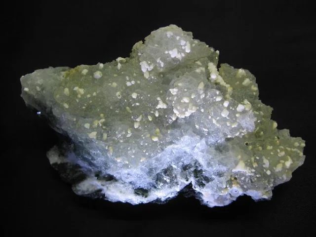 Apophyllite, Prehnite