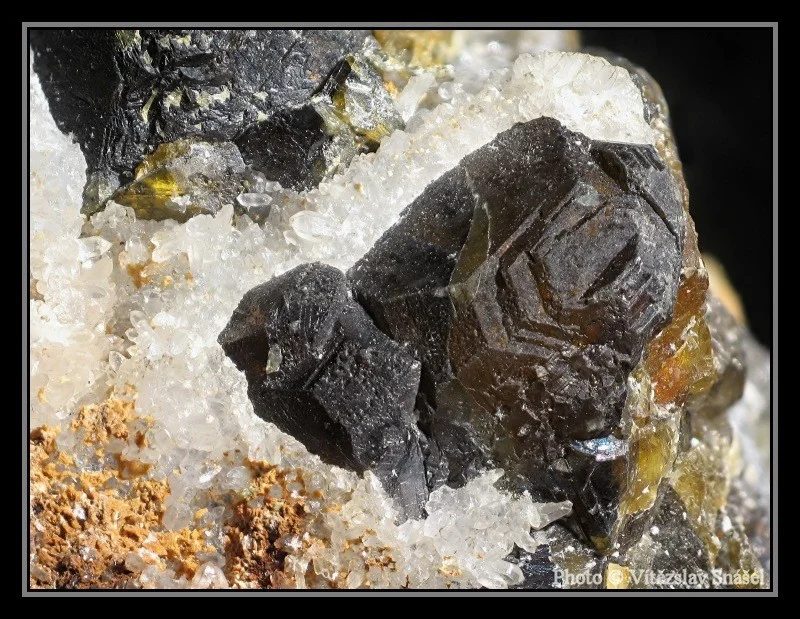 Mineral photo of Sphalerite from locality Banská Štiavnica, Slovakia