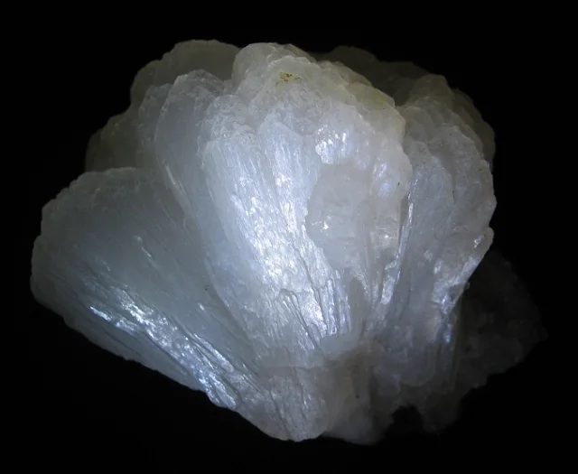 Stilbite-(Ca)