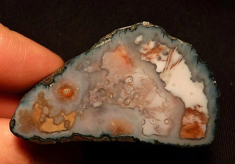 Mineral photo of Agate from locality Kozákov, Czech Republic