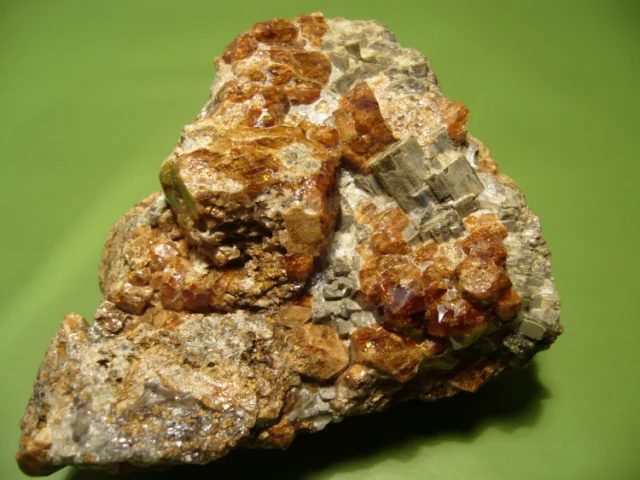 Grossular (var. hessonite), Vesuvianite