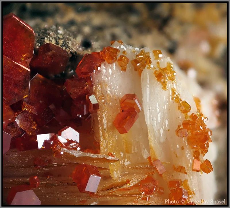 Mineral photo of Baryte, Vanadinite from locality Mibladen, Morocco