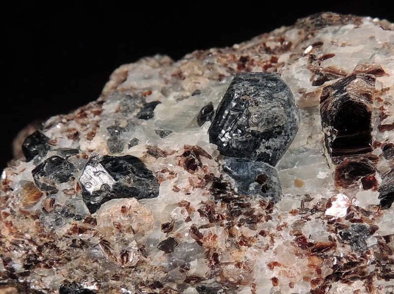 Phlogopite, Sapphirine