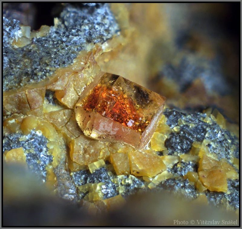 Mineral photo of Paulingite-(Ca) from locality Vinařice, Czech Republic