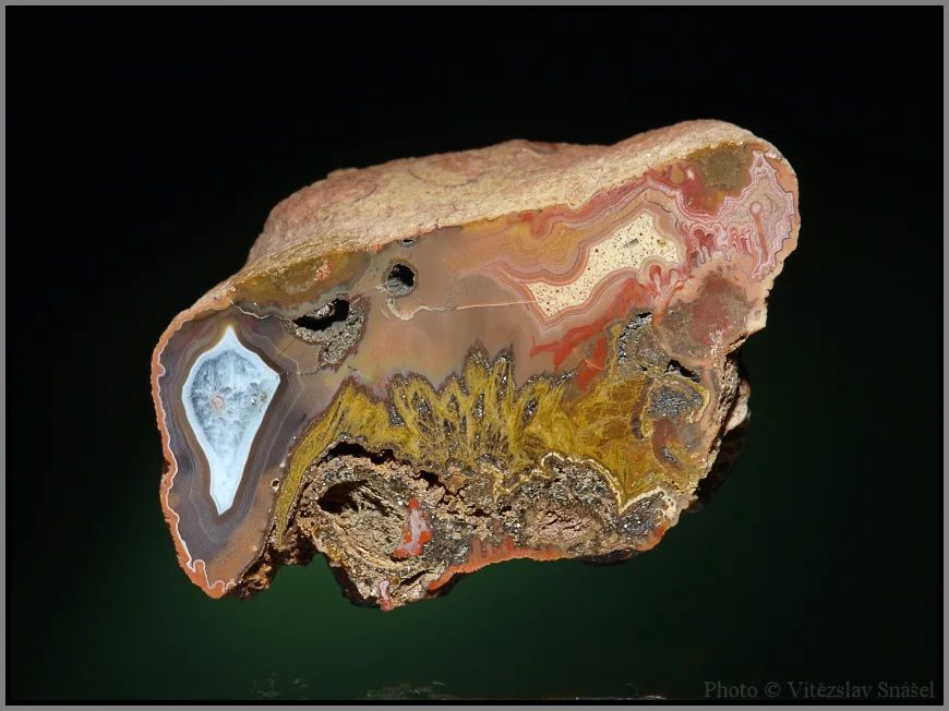 Mineral photo of Agate from locality Železnice, Czech Republic