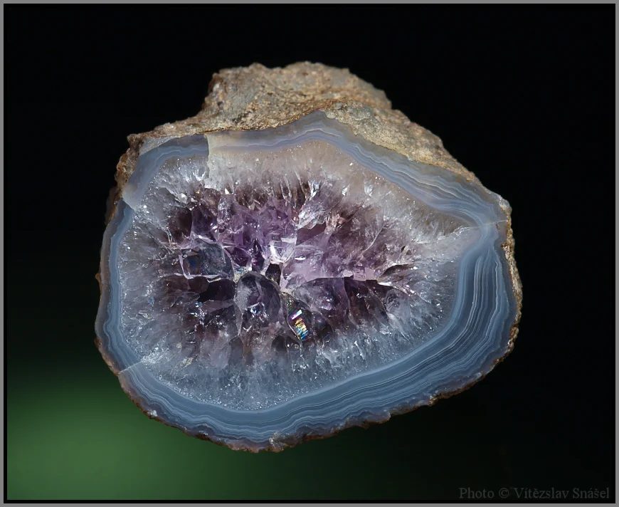 Mineral photo of Agate, Quartz (var. amethyst) from locality Morcinov, Czech Republic