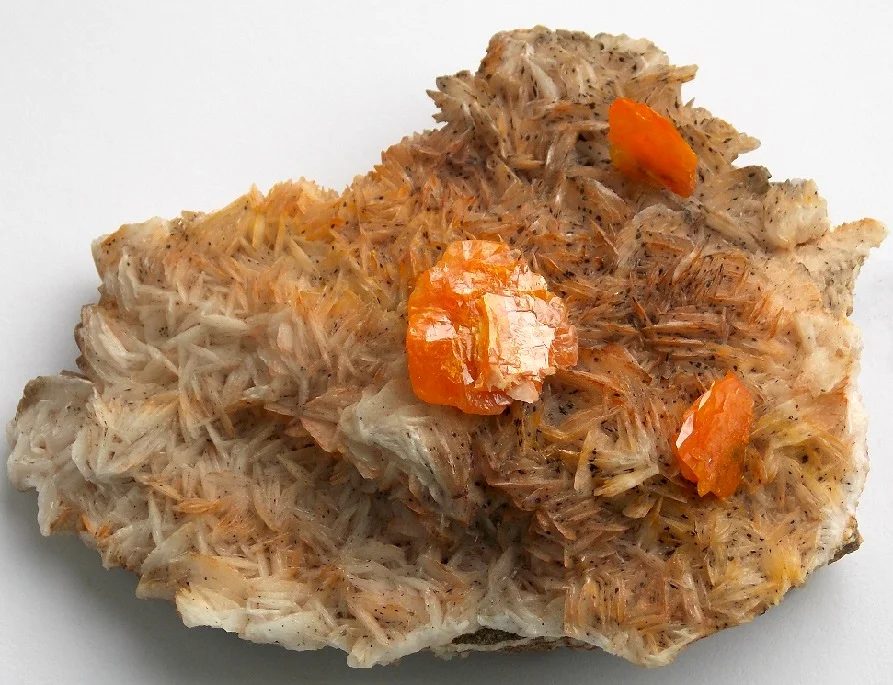 Mineral photo of Baryte, Wulfenite from locality Mibladen, Morocco