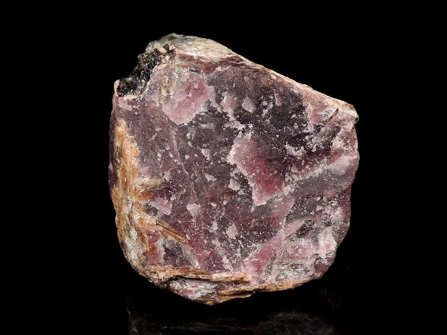 Mineral photo of Ussingite from locality pegmatit Škatulka, Umbozero, Lovozerský masiv, Kola, Russia