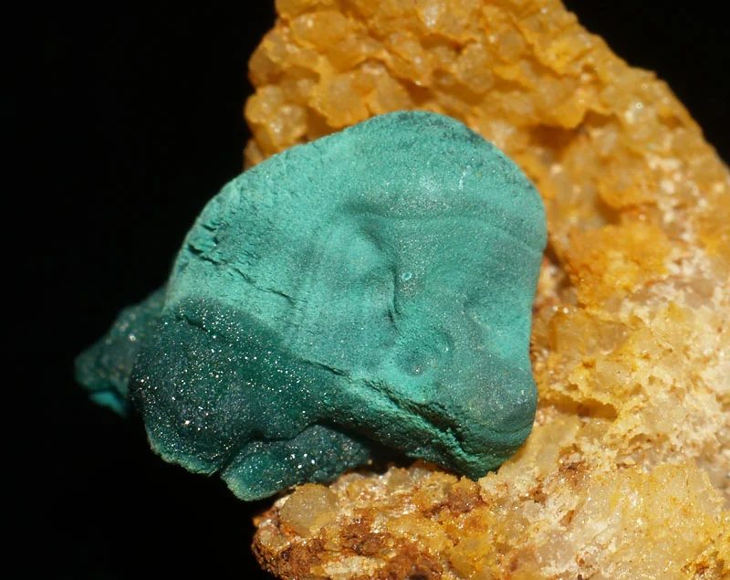 Mineral photo of Pseudomalachite from locality Lubietová, Slovakia