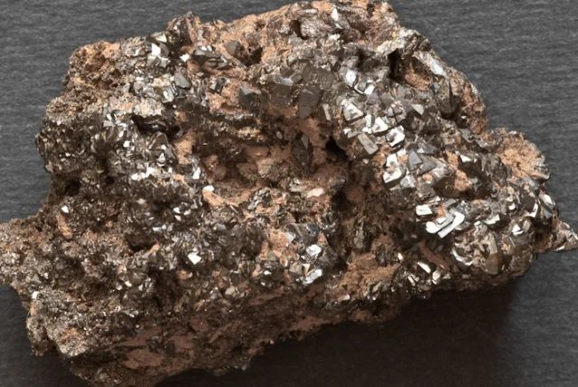 Descloizite
