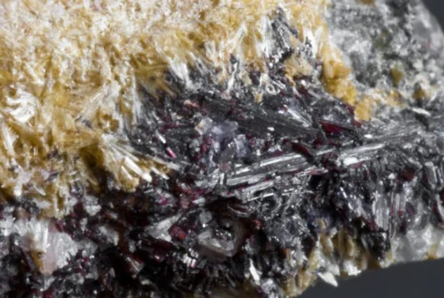 Mineral photo of Hübnerite from locality Krásno, Czech Republic