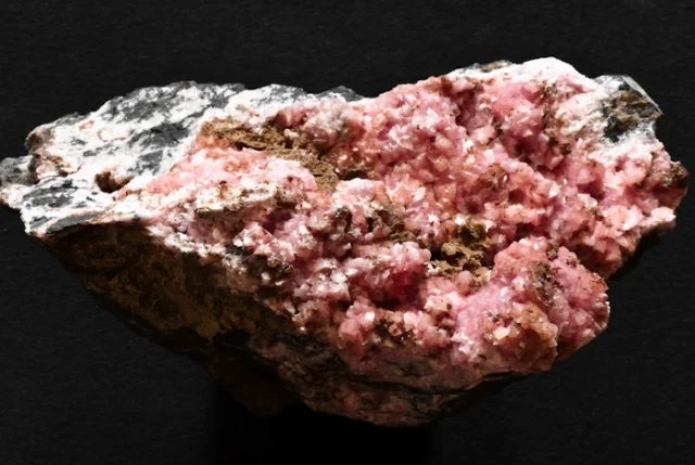 Mineral photo of Rhodochrosite from locality Hotazel, South Africa