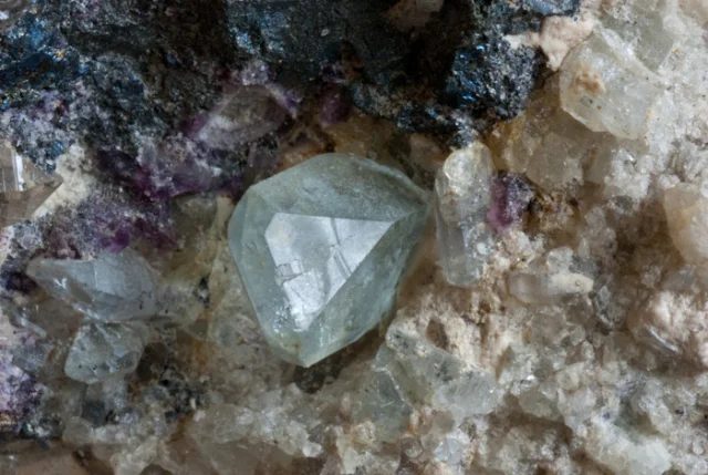 Mineral photo of Topaz from locality Hubský peň, Krásno, Czech Republic