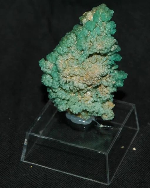 Mineral photo of Alumogel from locality Zlaté Hory, Czech Republic