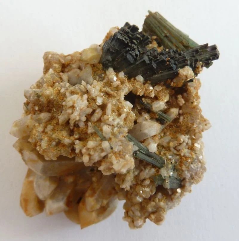 Mineral photo of Elbaite from locality Dobrá Voda, Czech Republic