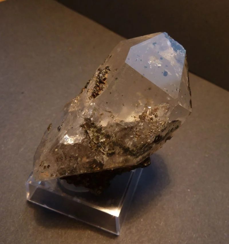 Quartz (var. rock crystal)