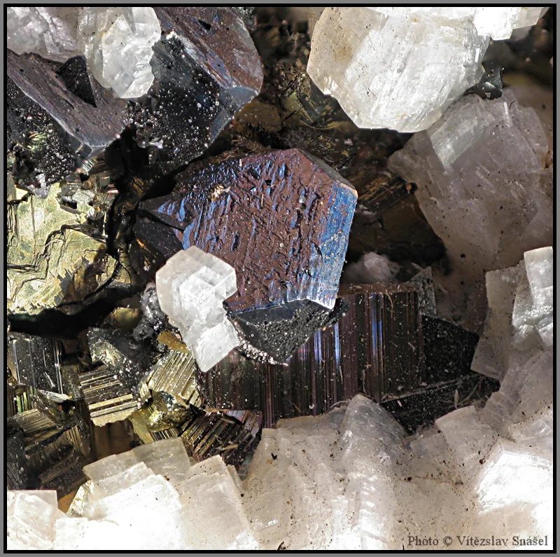Mineral photo of Dolomite, Pyrite, Tetrahedrite from locality Cavnic, Romania