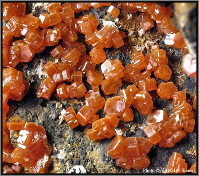 Mineral photo of Vanadinite from locality Mibladen, Morocco