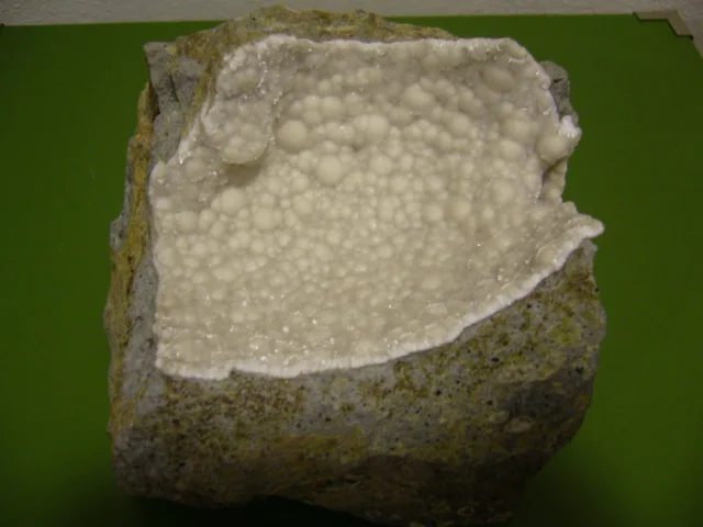 Mineral photo of Natrolite from locality Dobrná, Czech Republic