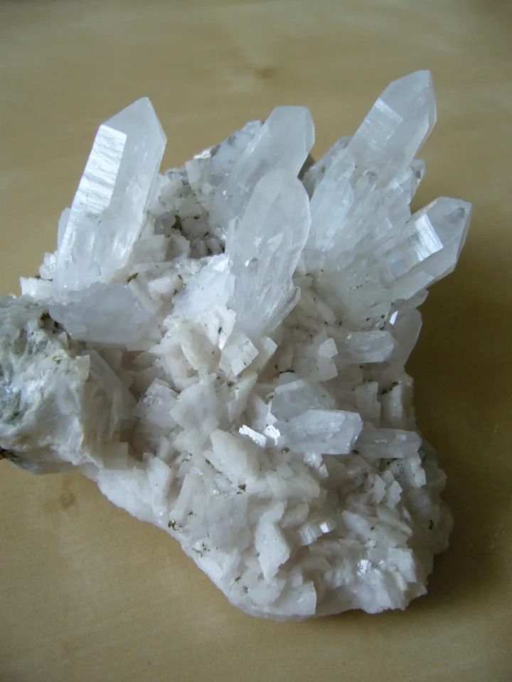 Ankerite, Quartz