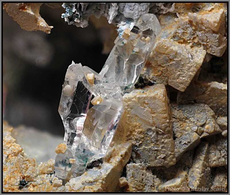 Mineral photo of Calcite, Quartz, Quartz (var. chalcedony) from locality Rio Grande do Sul, Brazil