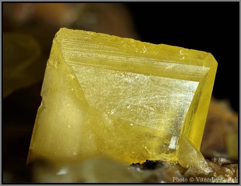 Mineral photo of Wulfenite from locality Touissit, Morocco