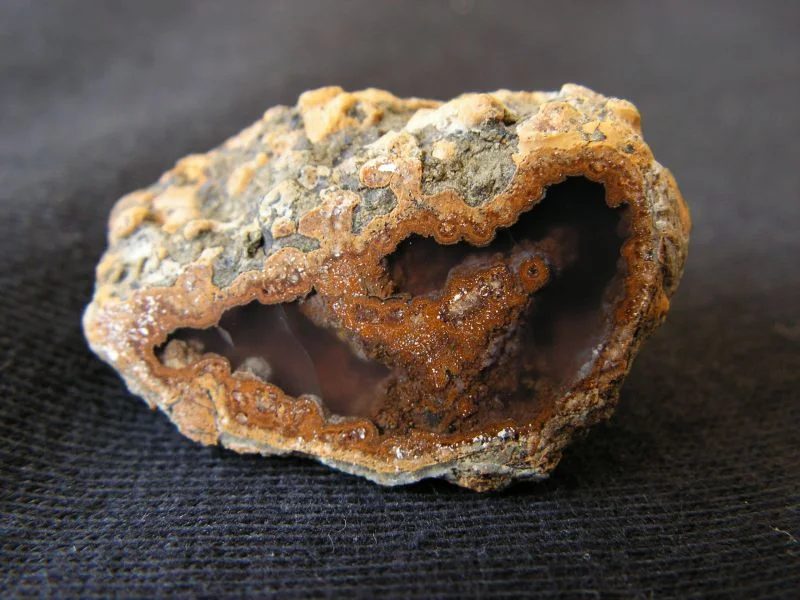 Quartz (var. chalcedony)