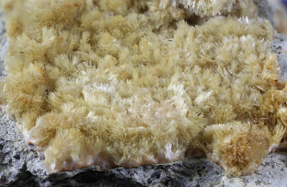 Mineral photo of Natrolite from locality Dobrná, Czech Republic