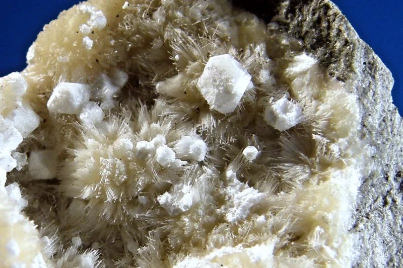 Apophyllite, Natrolite